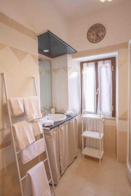 Apartament Torre Delle Rondini Castelnuovo di Farfa Zewnętrze zdjęcie