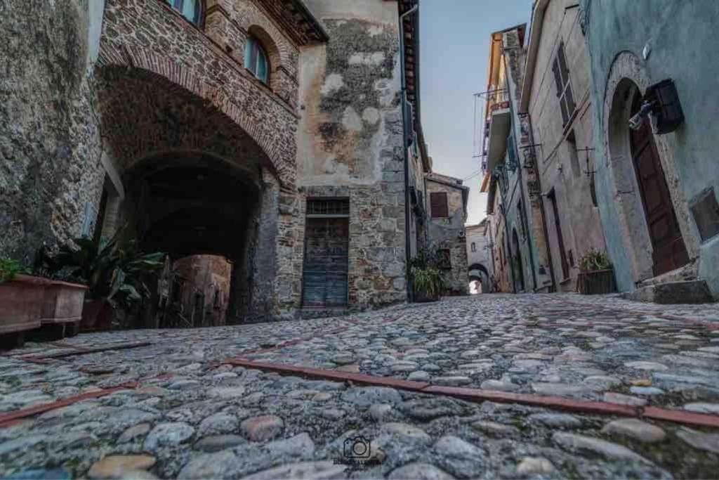 Apartament Torre Delle Rondini Castelnuovo di Farfa Zewnętrze zdjęcie